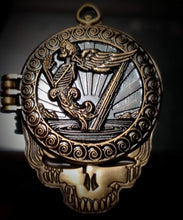 Load image into Gallery viewer, Ripple Compass Spinner - BigWoollyDesign