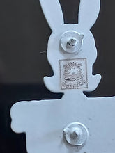Load image into Gallery viewer, Louise Smells your Fear - BigWoollyDesign
