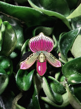 Load image into Gallery viewer, Slipper Orchid pin - BigWoollyDesign
